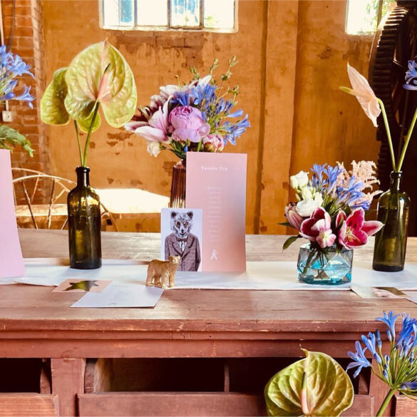 Le illustrazioni creano un'atmosfera festosa e divertente che trasmette gioia e felicità, creando un matrimonio mondo incantato a tema orsi.