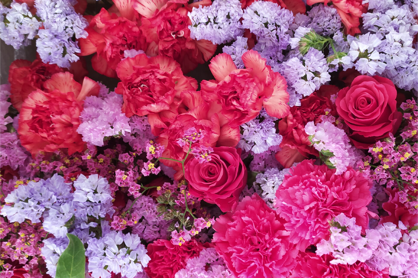 Un coordinato grafico per due sposi dalla personalità vivace che volevano delle nozze gioiose in pop style dall'atmosfera elettrizzante.